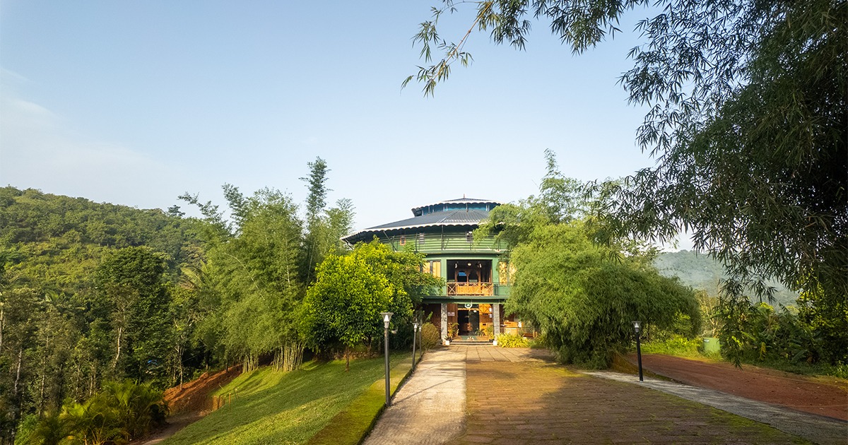You are currently viewing Dive into Bliss: Hill Top Resorts in Wayanad with Infinity Pool Experiences at Jungle Edge