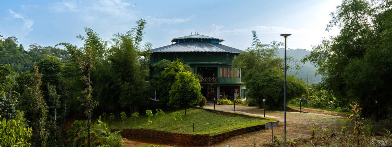 You are currently viewing What Makes Jungle Edge Resort Stand Out Among Family Resorts in Wayanad